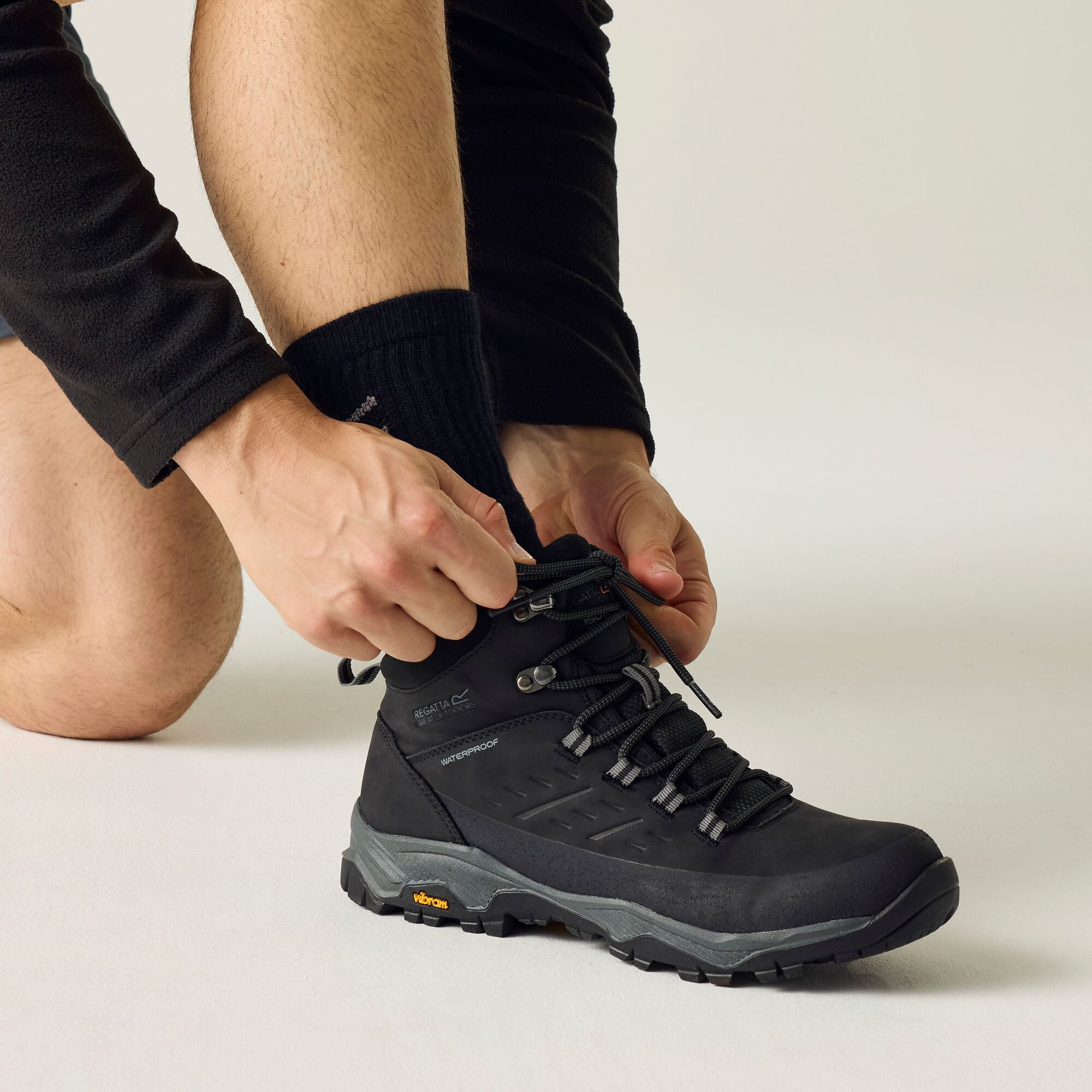 Regatta Blake Vibram Μποτάκια Πεζοπορίας / Μαύρο - Image 4