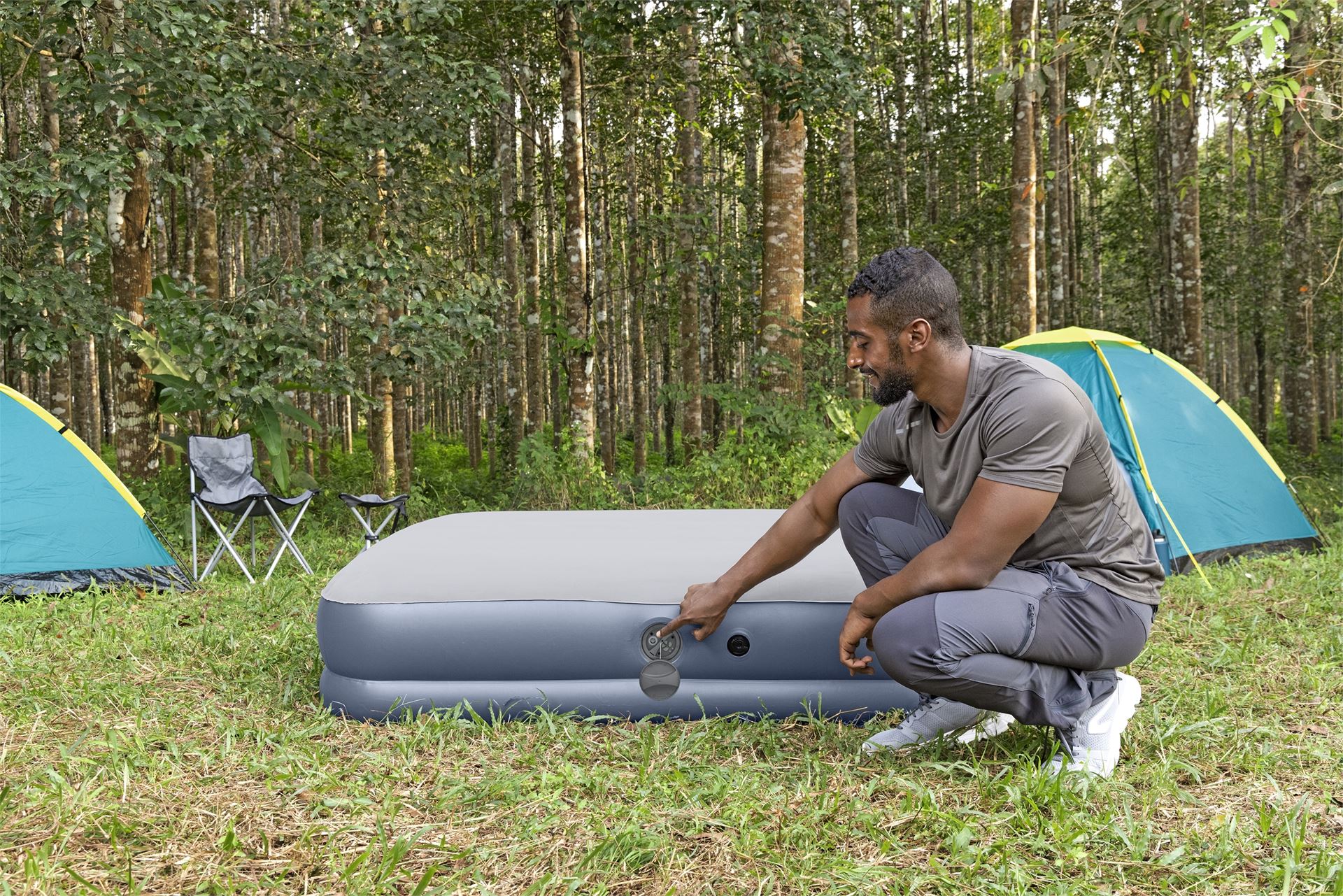 BESTWAY Airbed Queen Built-In DC Pump 2.03x1.52x36cm, Φουσκωτό Στρώμα Ύπνου Διπλό με Εσωτερική Τρόμπα, 6716T
